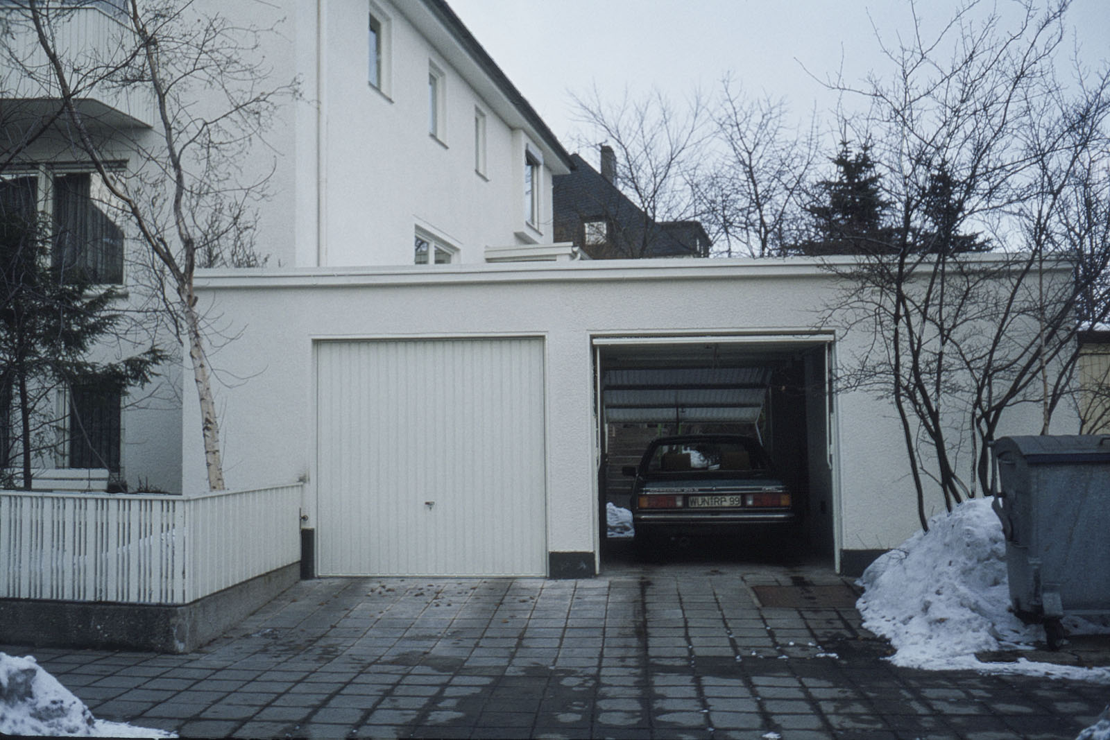 die Einfahrt in den Hinterhof