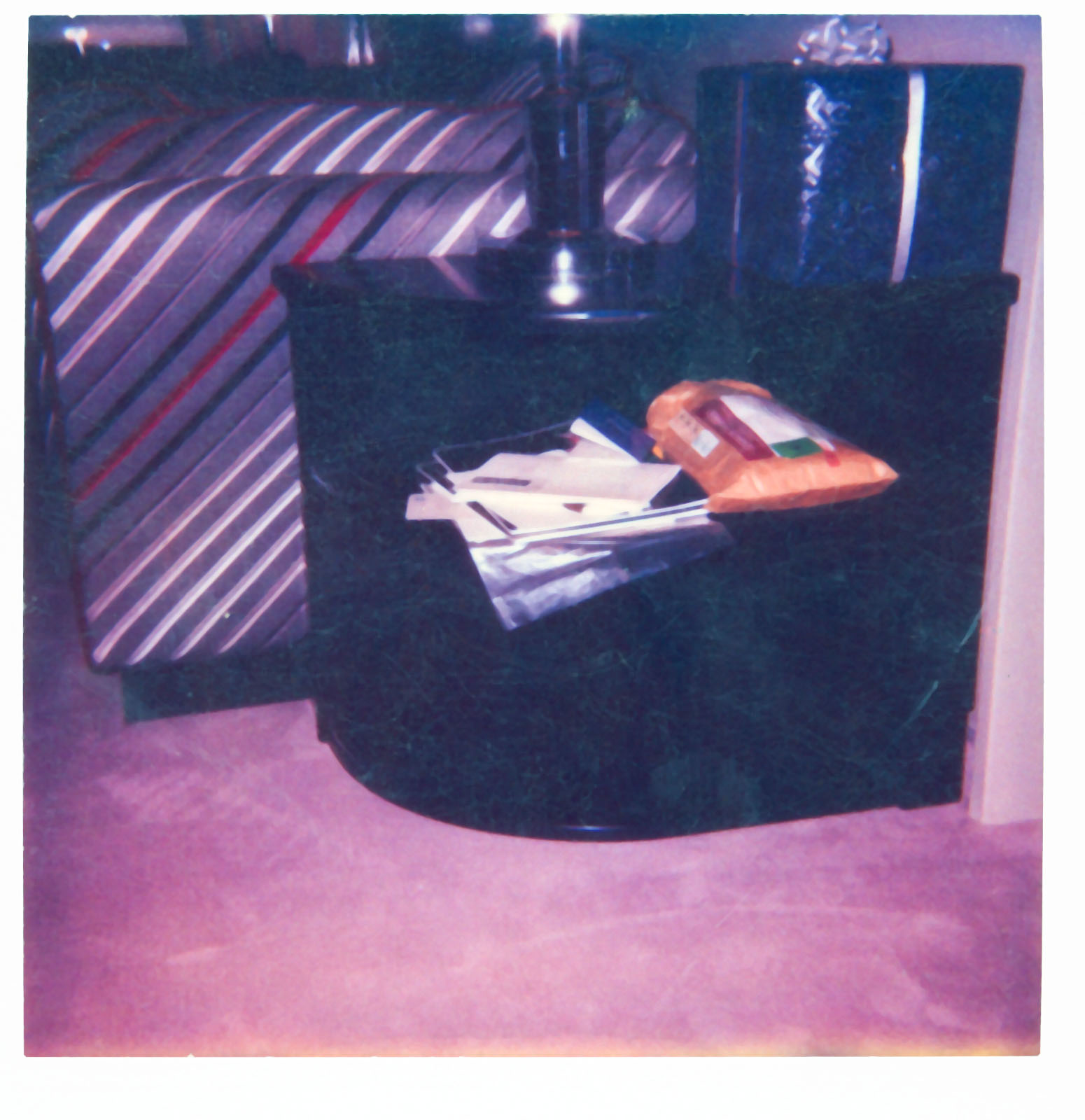 abgerundetes Beistellboard abgerundetes Beistellboard