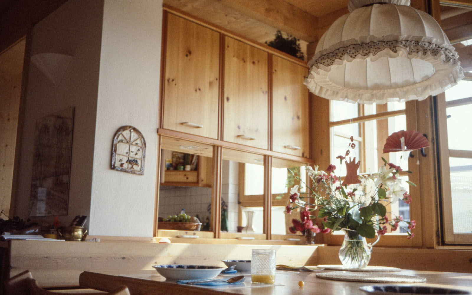 Küche mit Trennschiebern nach unten Küche mit Trennschiebern nach unten