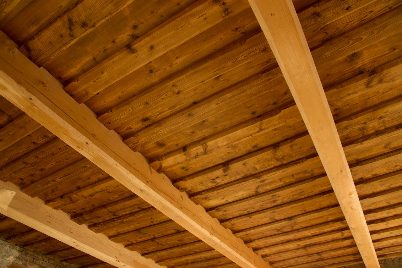 Holzdecke über der Wirtsstube Holzdecke über der Wirtsstube, Originalbretter - eigenhändig mühevoll vom 250 jährigen Schmutz befreit