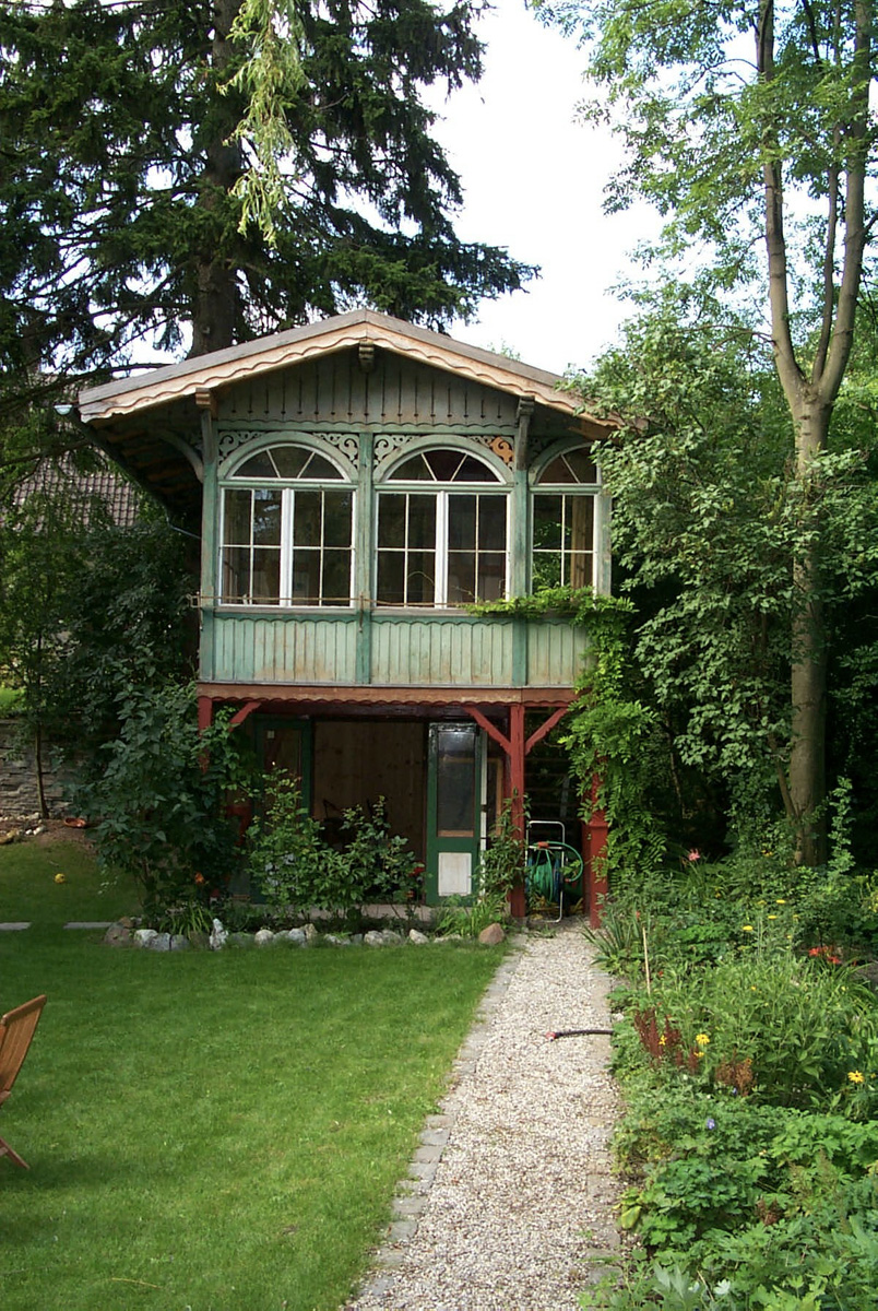 erhalten gebliebenes Gartenhaus - umgesetzt