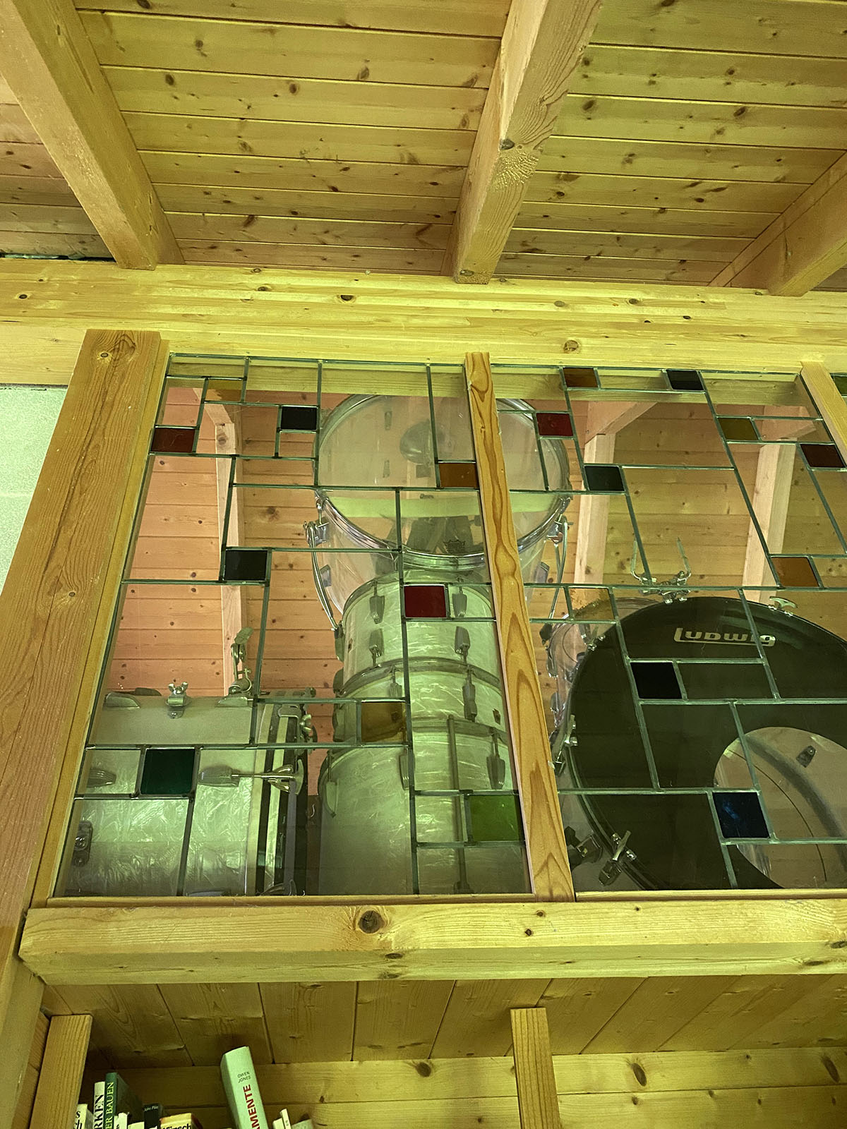 Antikverglasung - im DG vor der Sammlung Antikverglasung - im DG vor der Sammlung