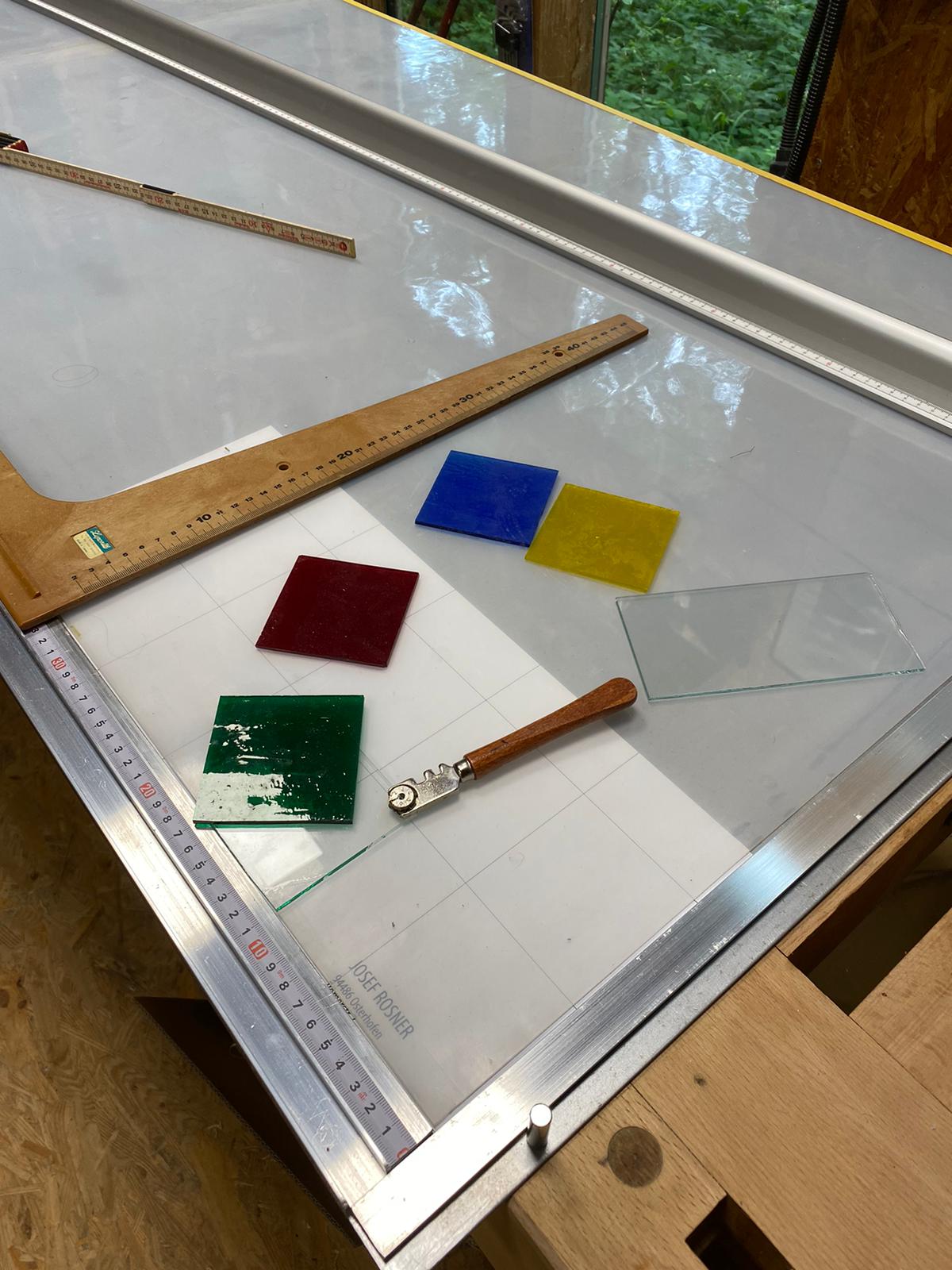 Antikverglasung - mein neuer selbst gebauter Zuschnittstisch Antikverglasung - mein neuer selbst gebauter Zuschnittstisch