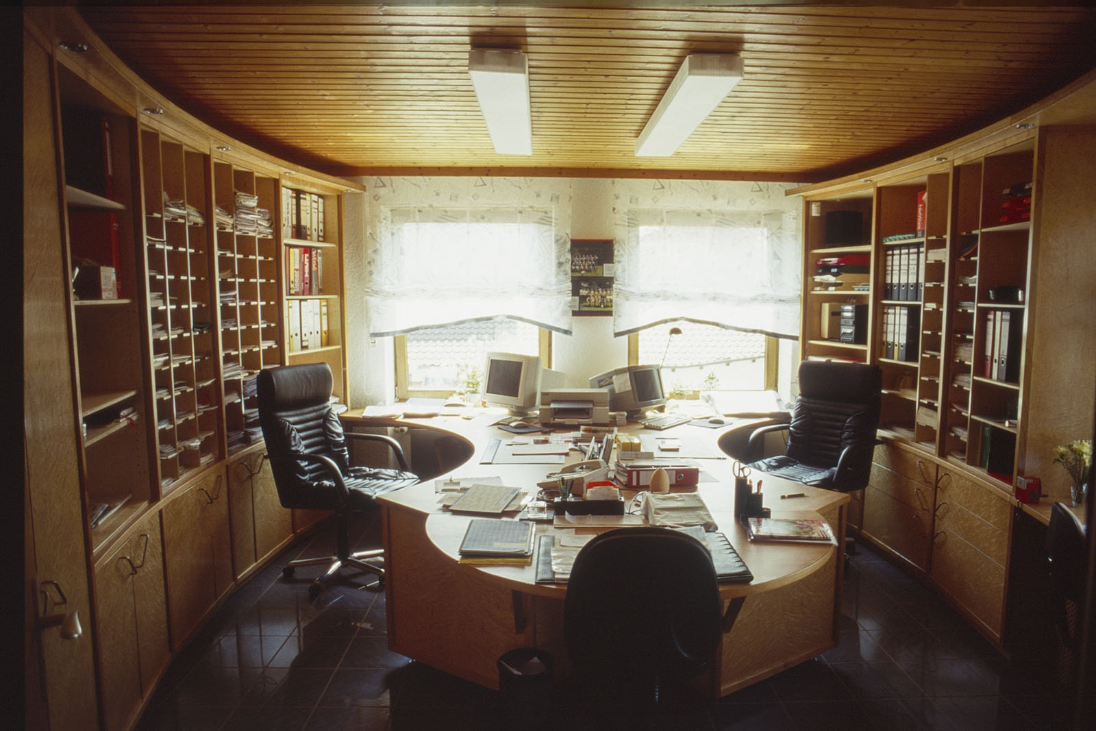 Büroeinrichtung Mayer