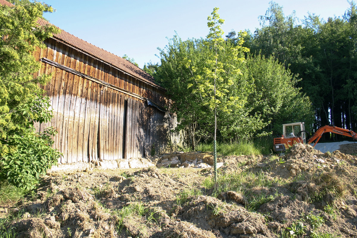 mit Vlies auf der Zufahrt - Schotter soll bald kommen