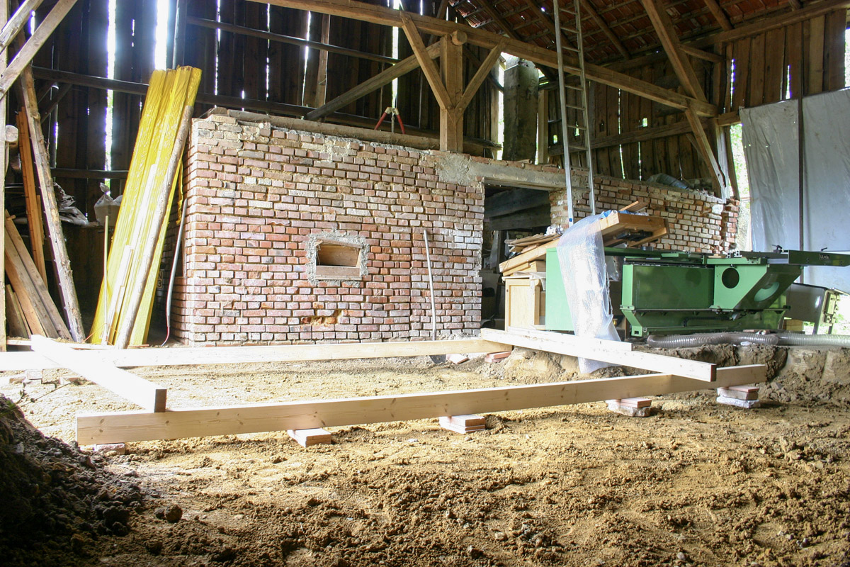 Ulmia - beste Formatkreissäge seit 1984 die weiteren Bodenbalken werden ausgerichtet