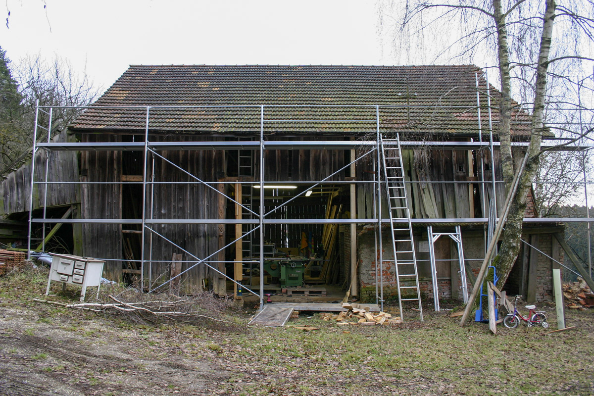 eingerüstet und gesichert