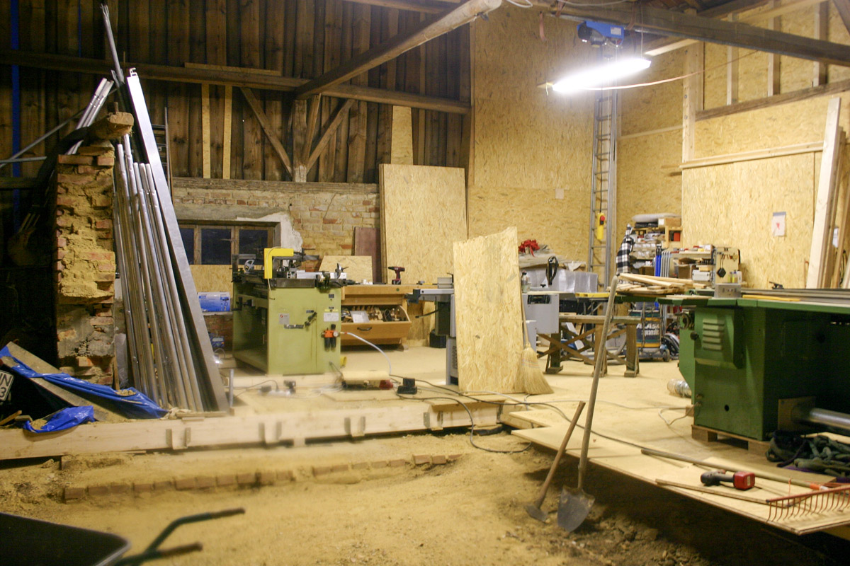 Halterungen für die Querbalken waren schon montiert