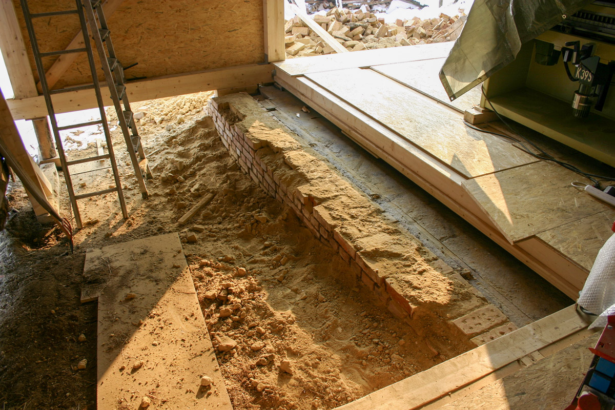 Mauer bleibt unterm Boden