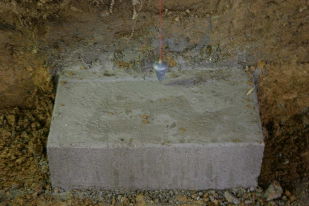 ca. 1m tief ab OK Erde